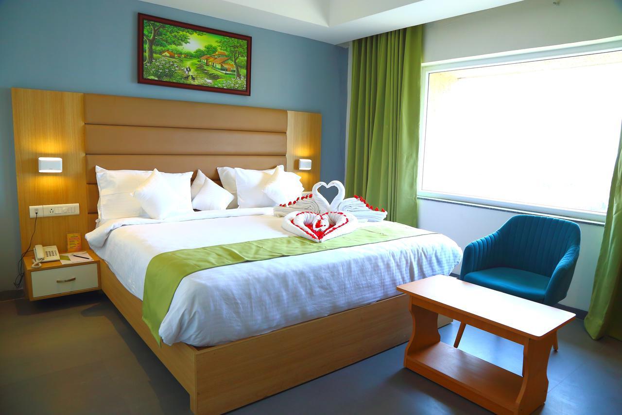 Abhayaa Hotel Visákhapatnam Kültér fotó