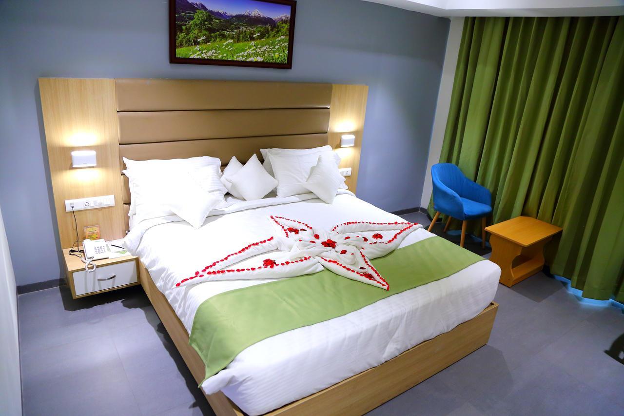 Abhayaa Hotel Visákhapatnam Kültér fotó