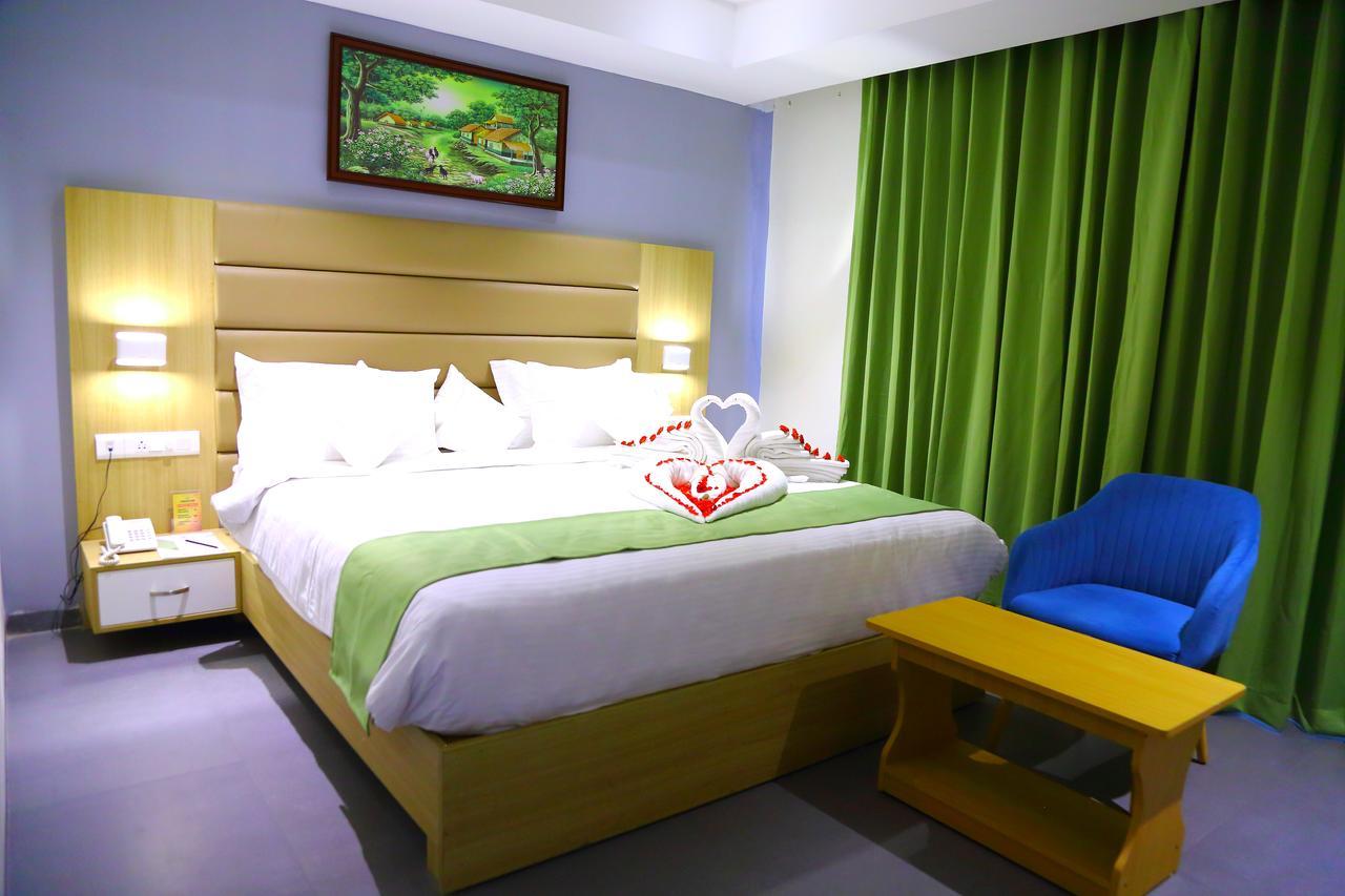 Abhayaa Hotel Visákhapatnam Kültér fotó
