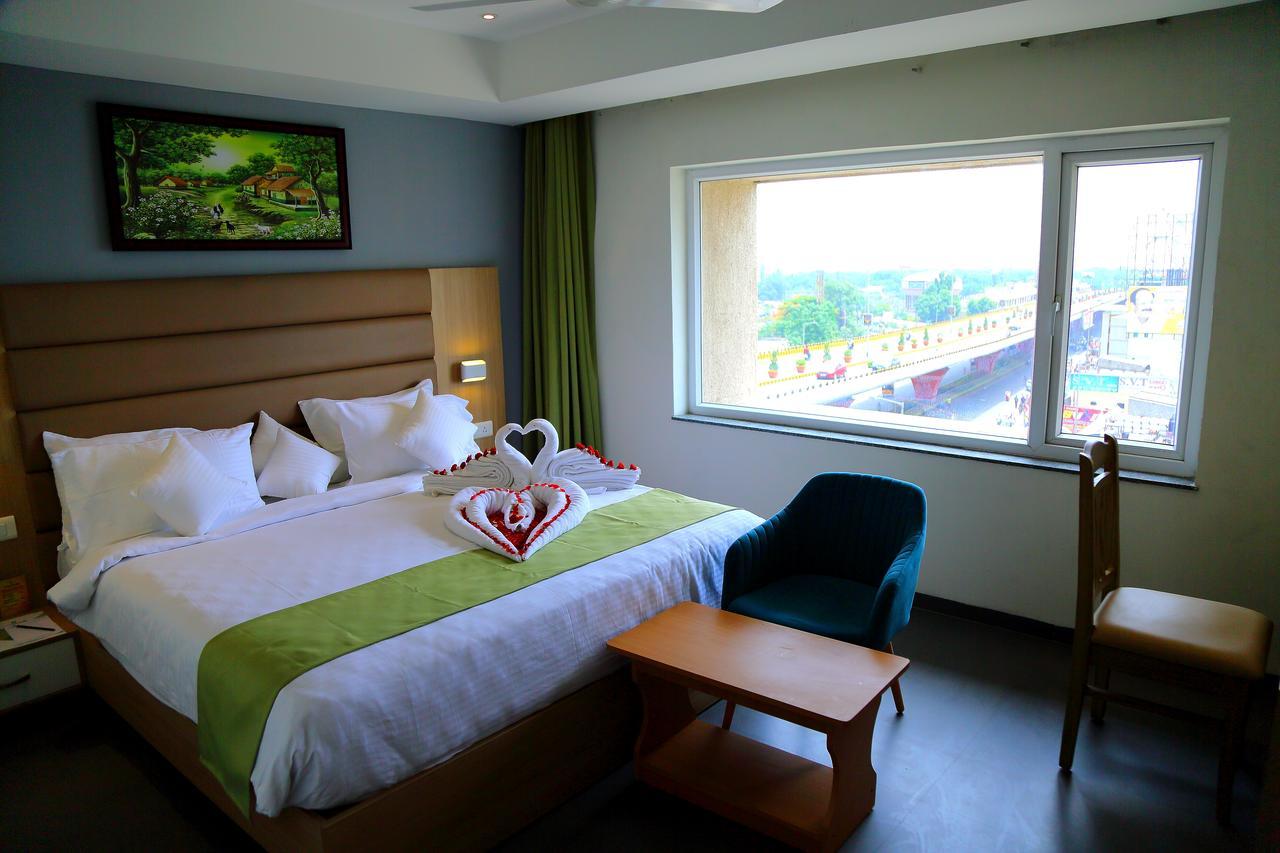Abhayaa Hotel Visákhapatnam Kültér fotó