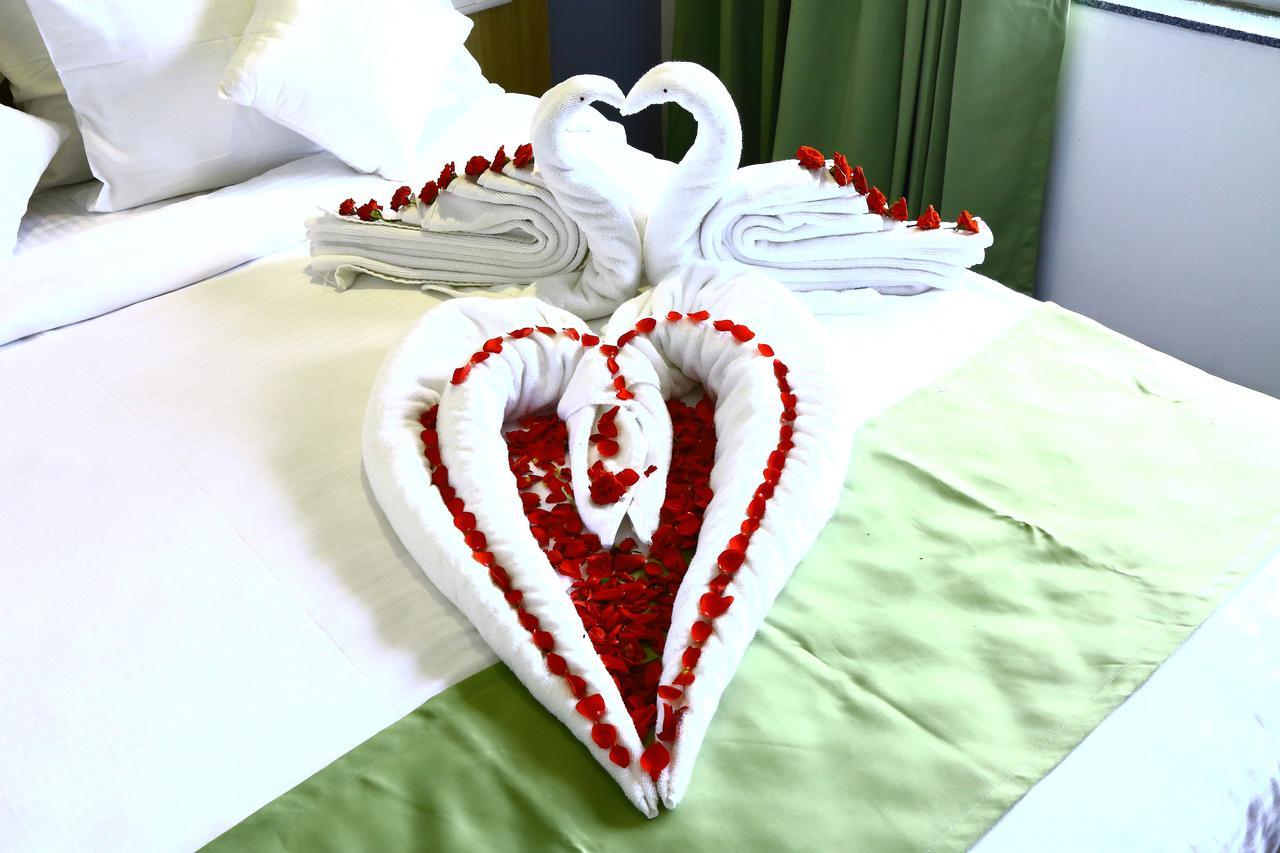 Abhayaa Hotel Visákhapatnam Kültér fotó