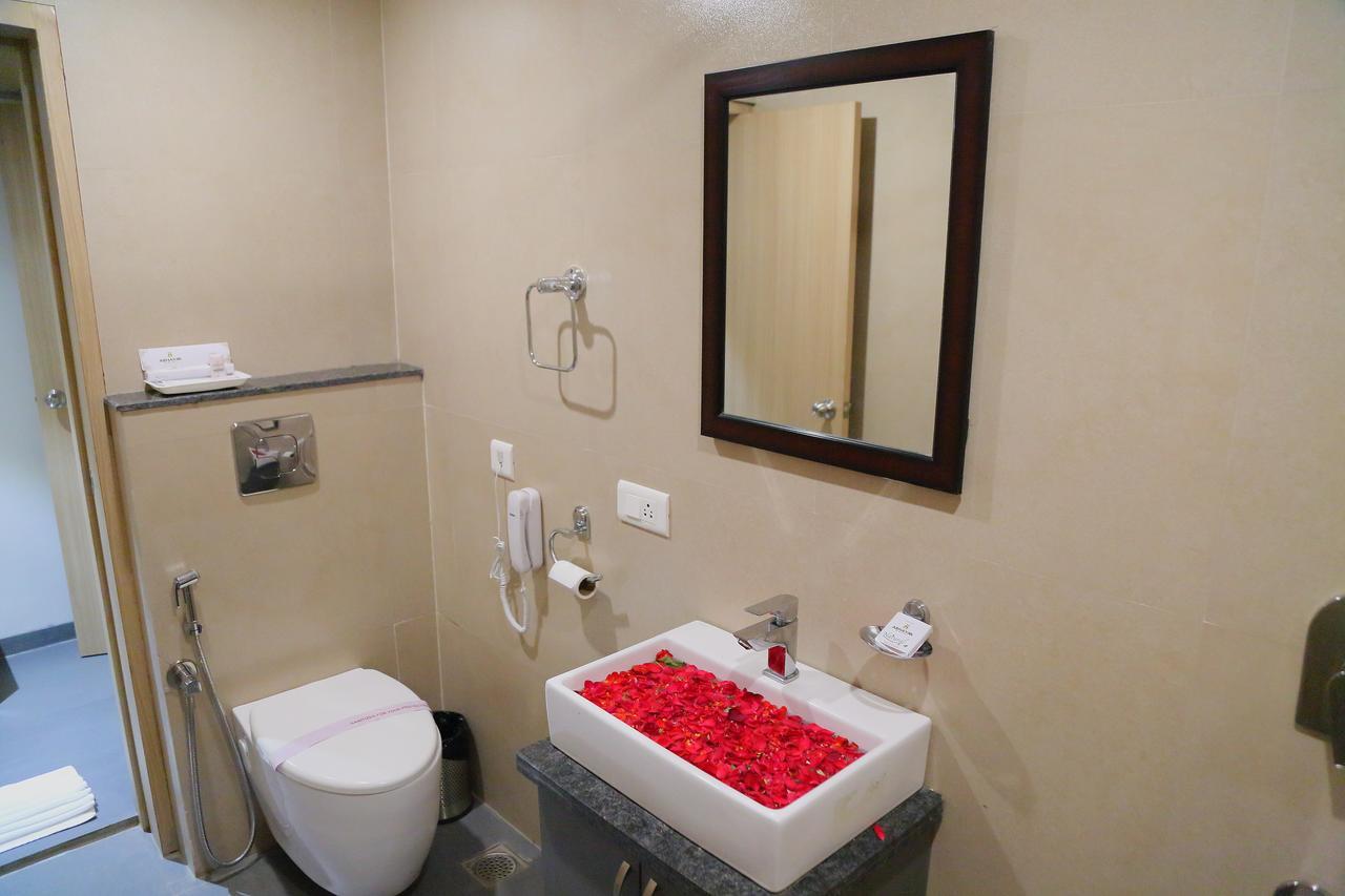 Abhayaa Hotel Visákhapatnam Kültér fotó