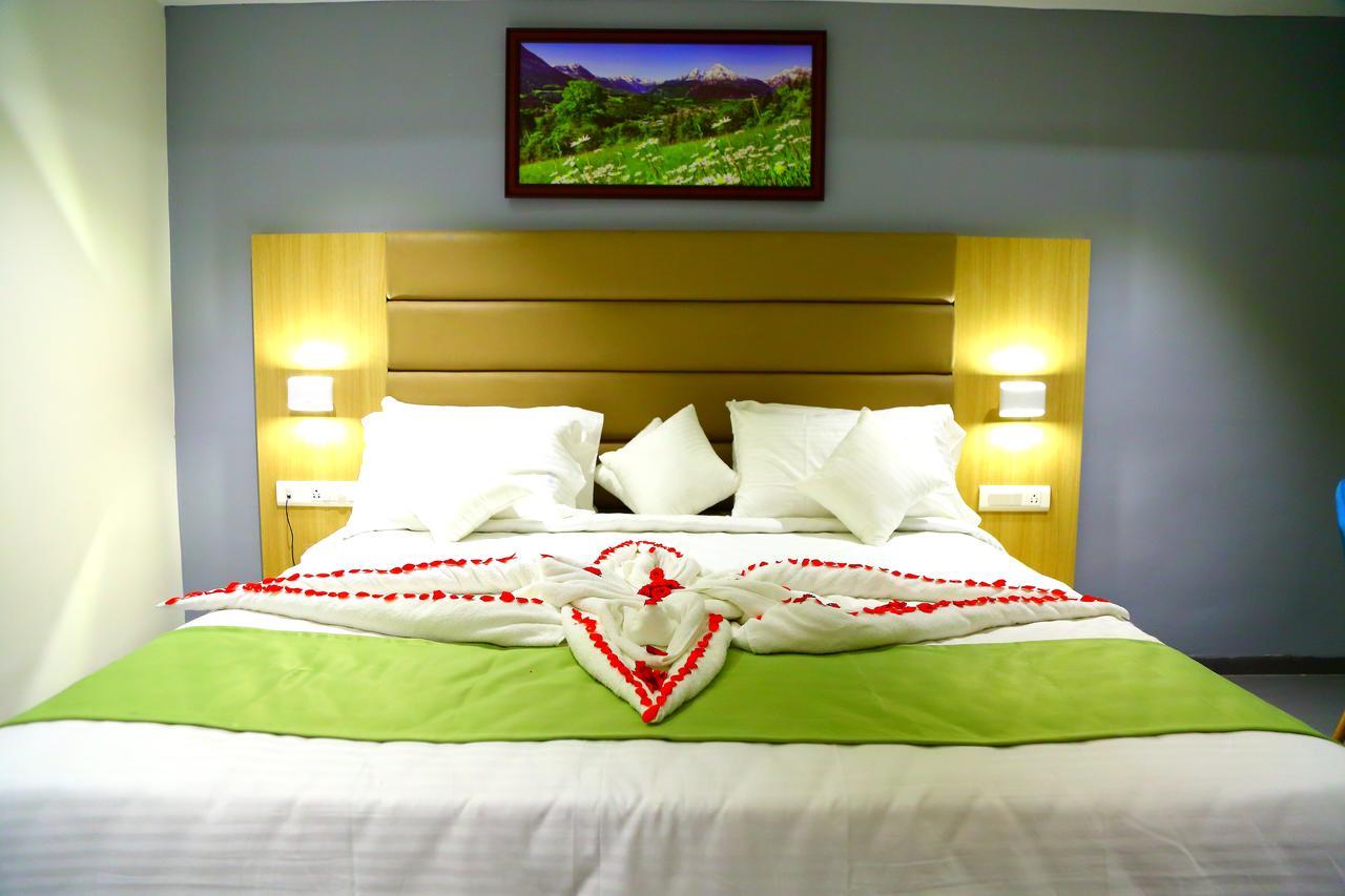 Abhayaa Hotel Visákhapatnam Kültér fotó