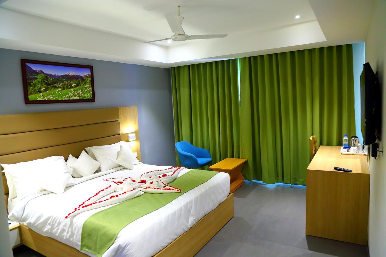 Abhayaa Hotel Visákhapatnam Kültér fotó