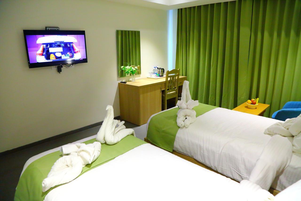 Abhayaa Hotel Visákhapatnam Kültér fotó