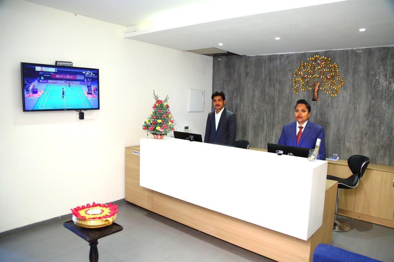 Abhayaa Hotel Visákhapatnam Kültér fotó